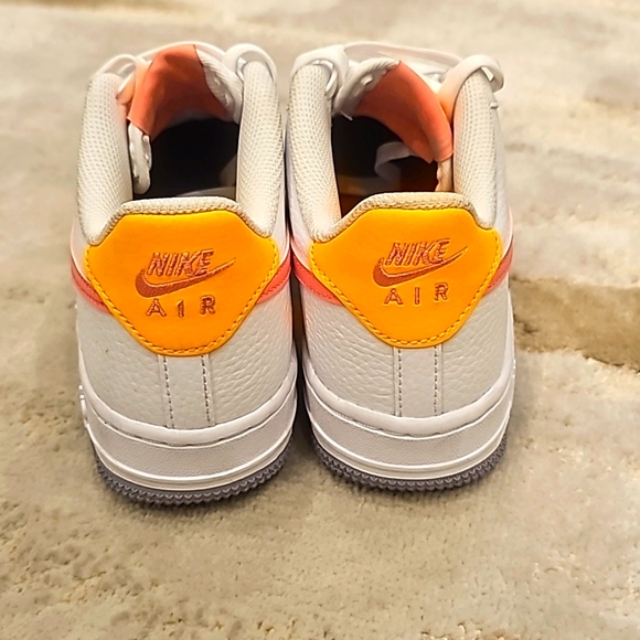 Nike Air Force 1 - Picture 5 of 9